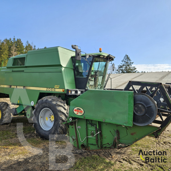 John Deere 2064