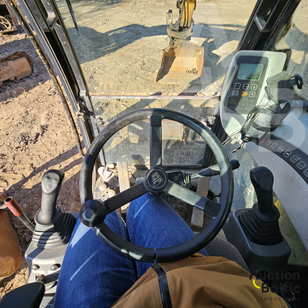 JCB JS 160 W