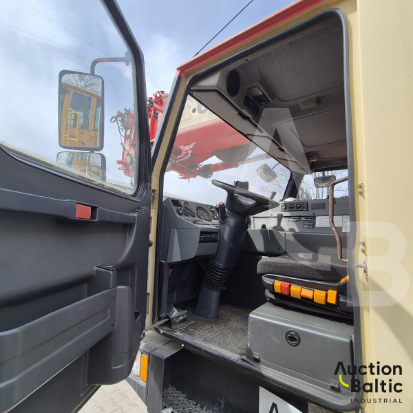 Grove GMK 2035 E