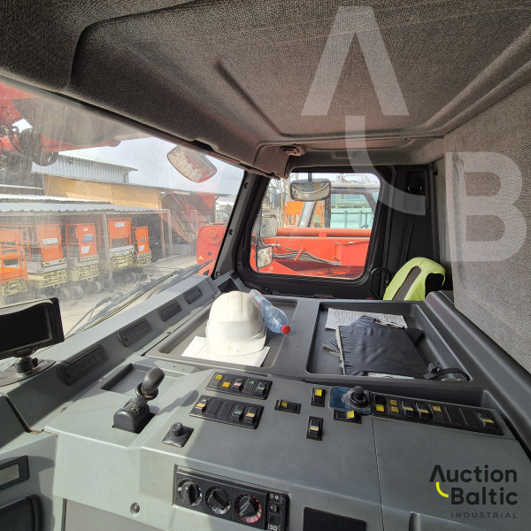 Grove GMK 2035 E