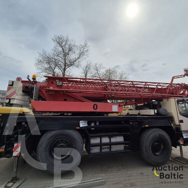 Grove GMK 2035 E