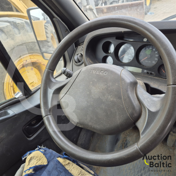 Iveco 35C 12 with HDS