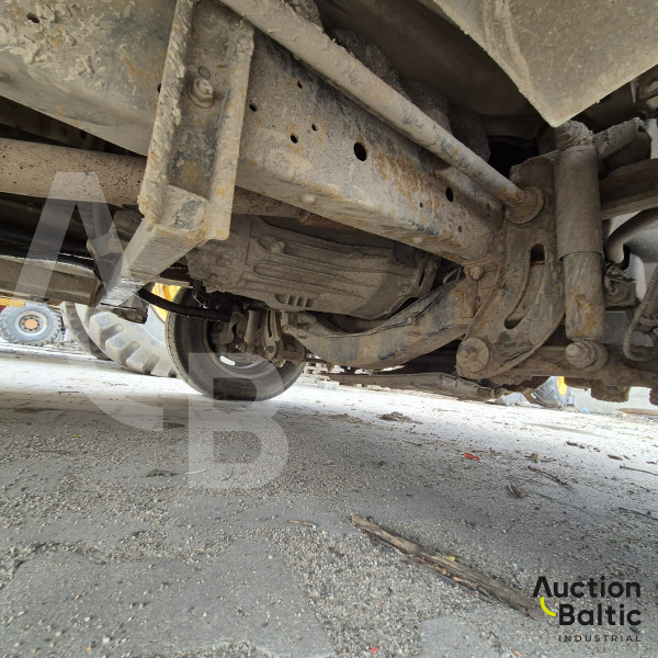 Iveco 35C 12 with HDS