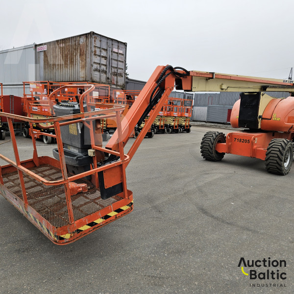 JLG 800 AJ