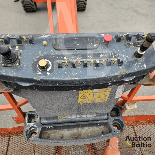 JLG 800 AJ
