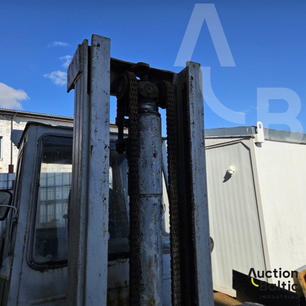 Forklift
