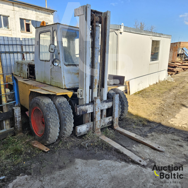 Forklift