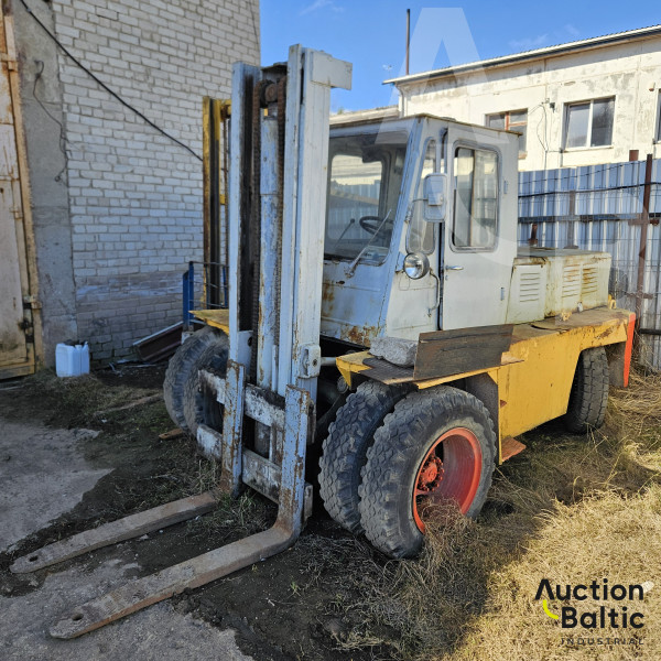 Forklift