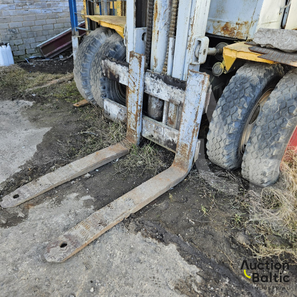 Forklift