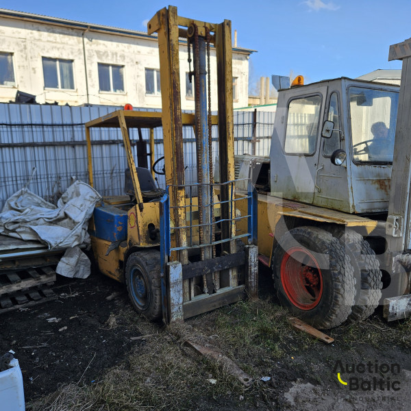 Forklift