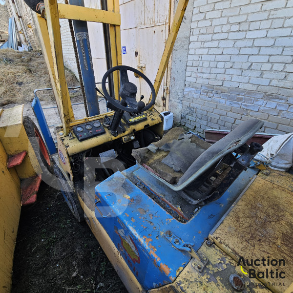 Forklift