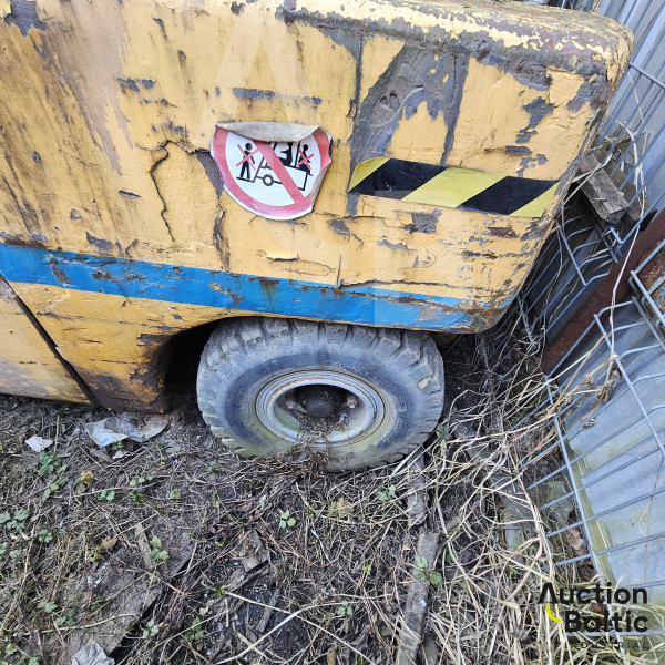 Forklift