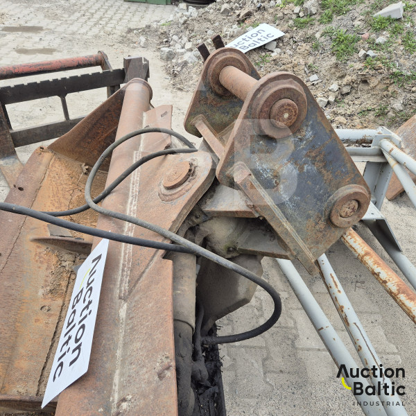Hydraulic ditching bucket