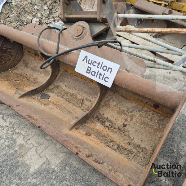 Hydraulic ditching bucket