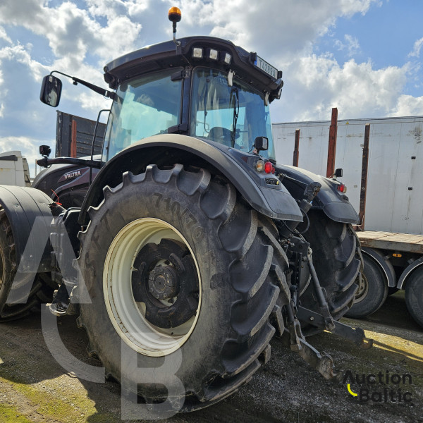 Valtra S374