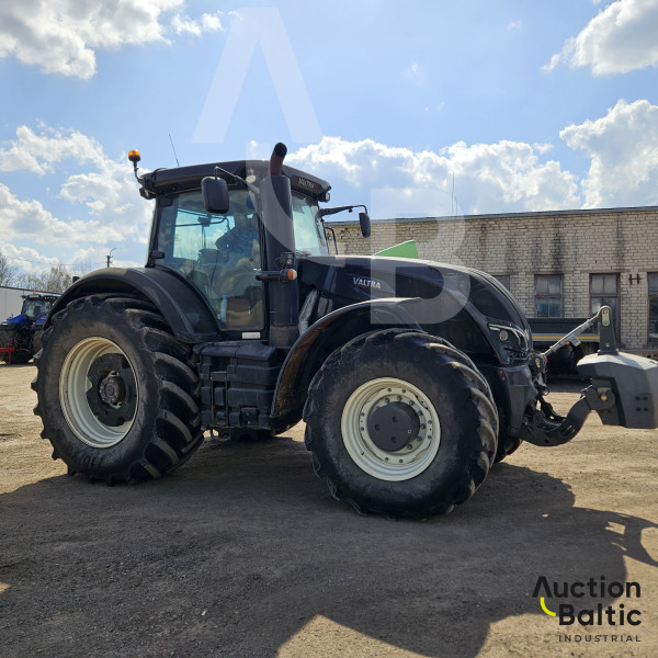 Valtra S374