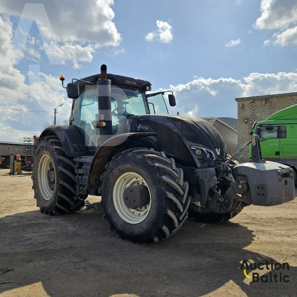 Valtra S374