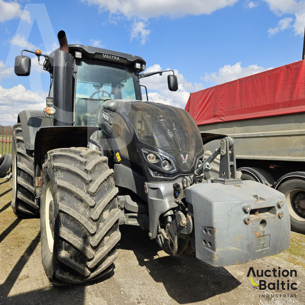 Valtra S374