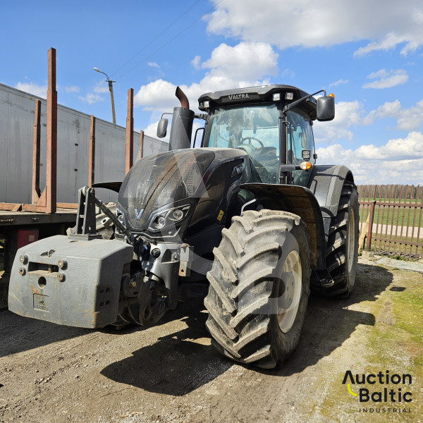 Valtra S374
