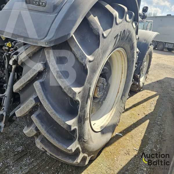 Valtra S374