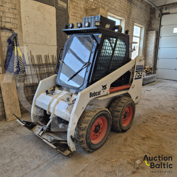 Bobcat 753