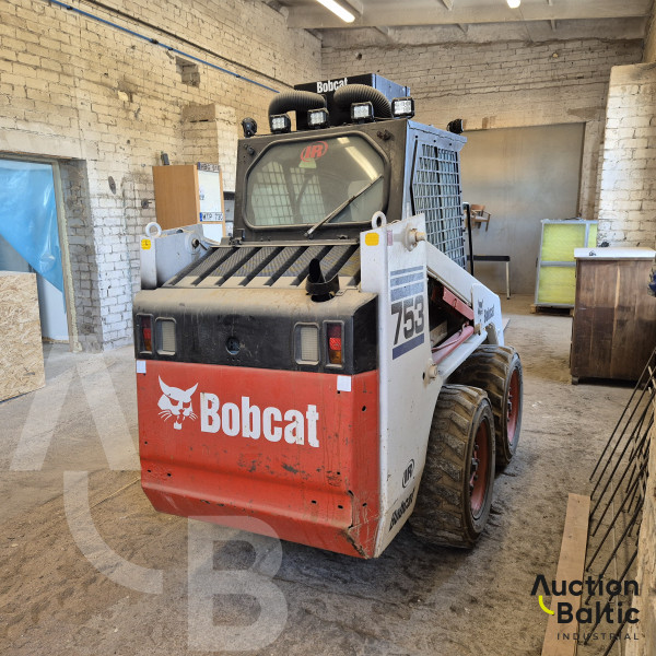 Bobcat 753