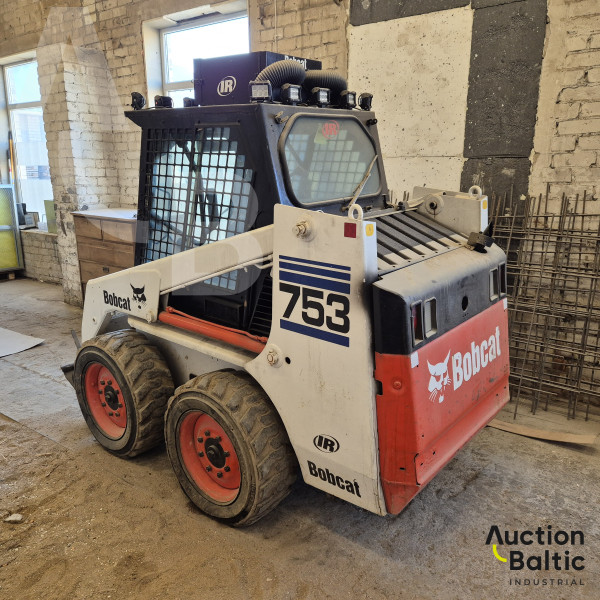 Bobcat 753