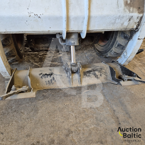 Bobcat 753