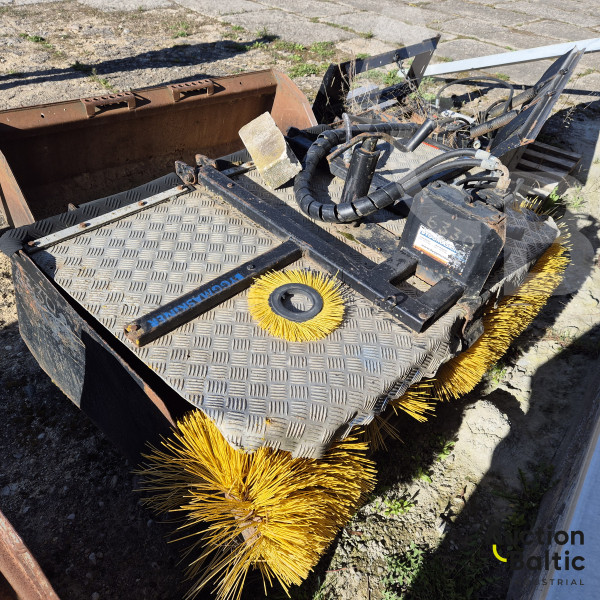 Bobcat 753