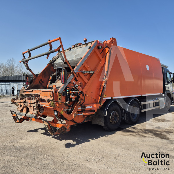 Volvo FM330