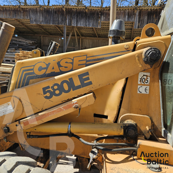 CASE 580 LE