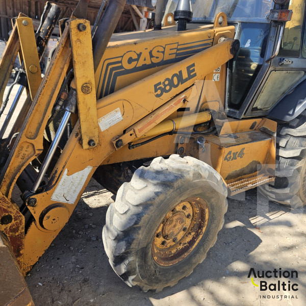 CASE 580 LE