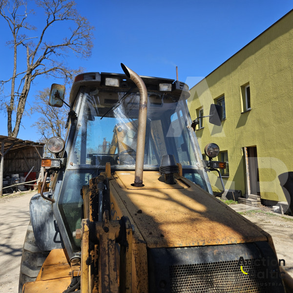 CASE 580 LE