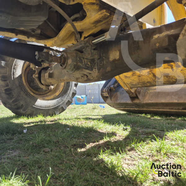 New Holland B 100 C