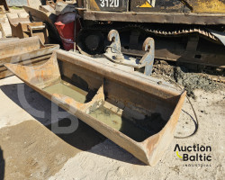 Ditch cleaning bucket