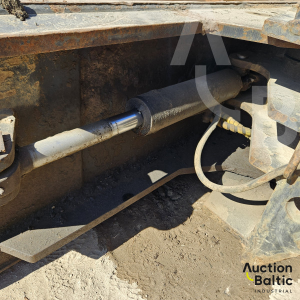 Ditch cleaning bucket