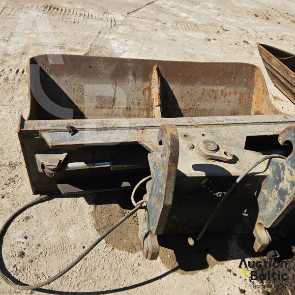 Ditch cleaning bucket