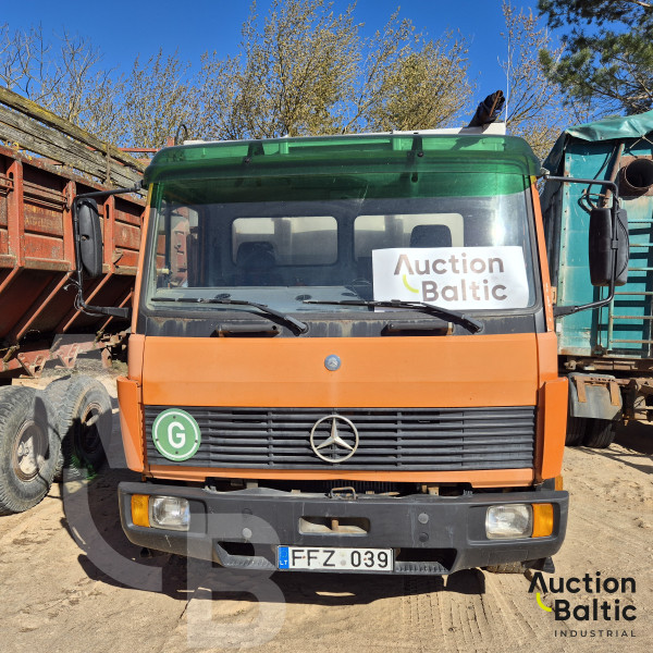 Mercedes-Benz 1517