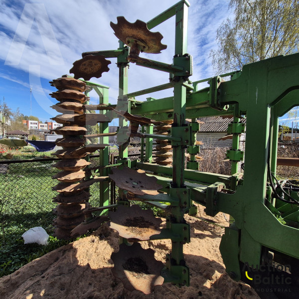 Cultivator