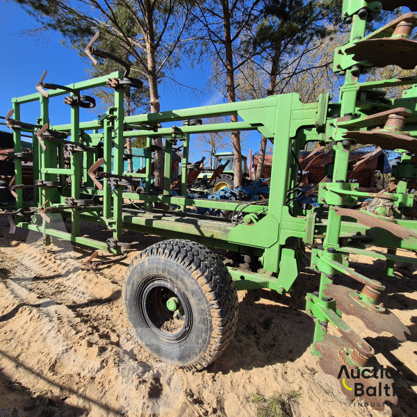 Cultivator
