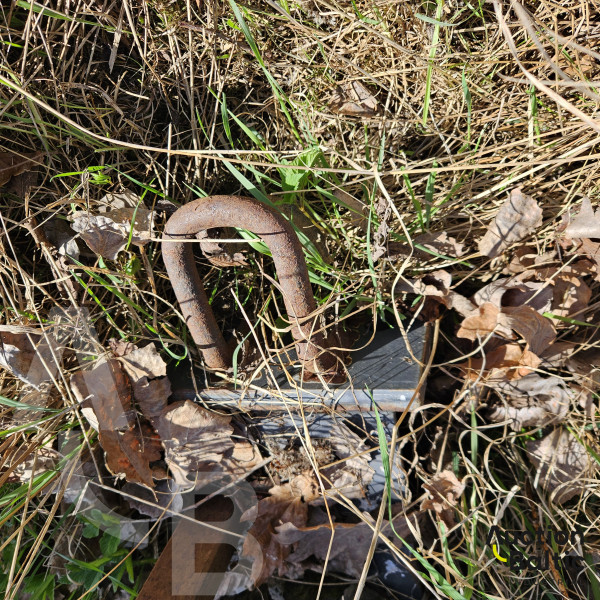 Soil leveling beam
