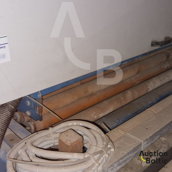 Wood sanding machine