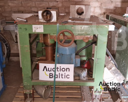 Wood milling machine