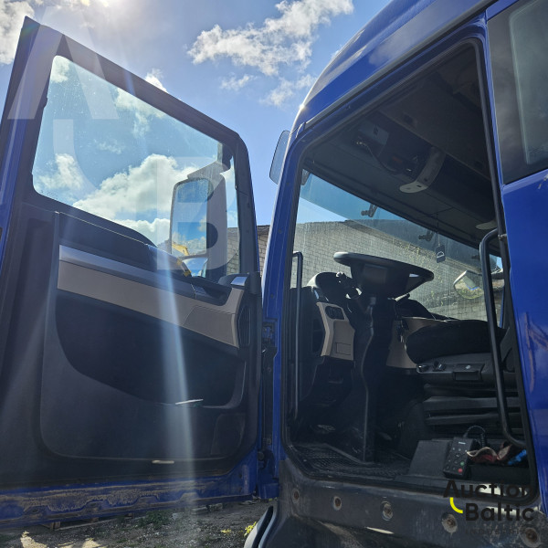 MAN TGX 18.460 + MCCAULEY 3136