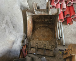 Digging bucket