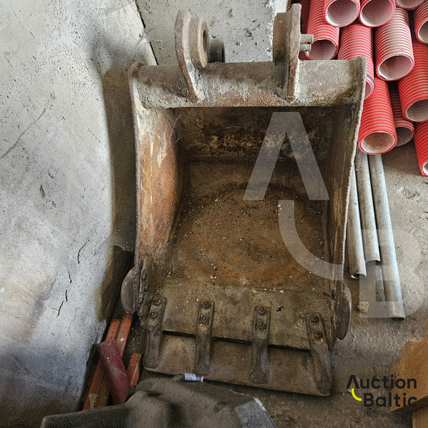 Digging bucket