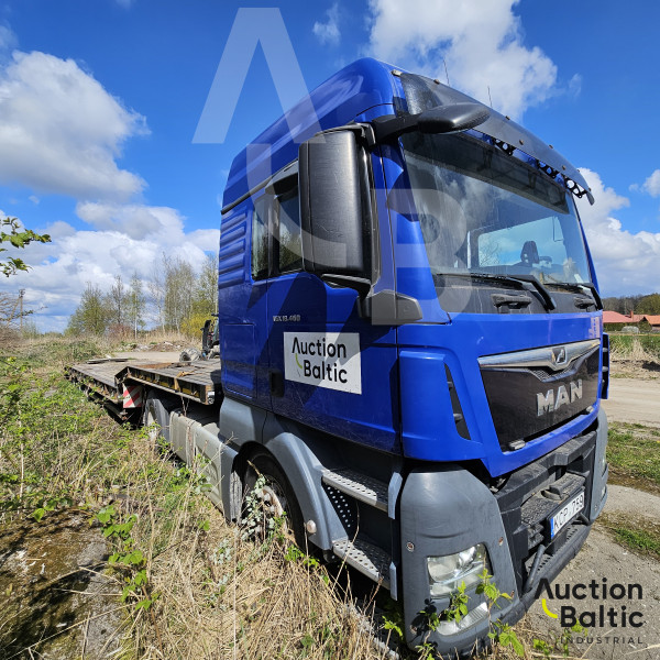 MAN TGX 18.460 + MCCAULEY 3136