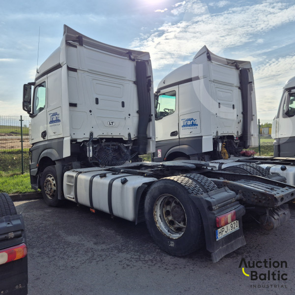 Mercedes-Benz Actros 1845