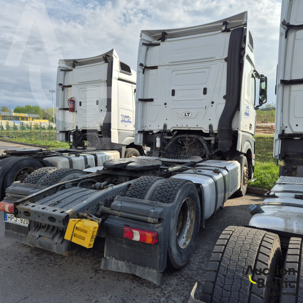 Mercedes-Benz Actros 1845