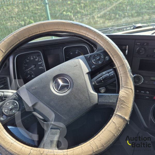 Mercedes-Benz Actros 1845